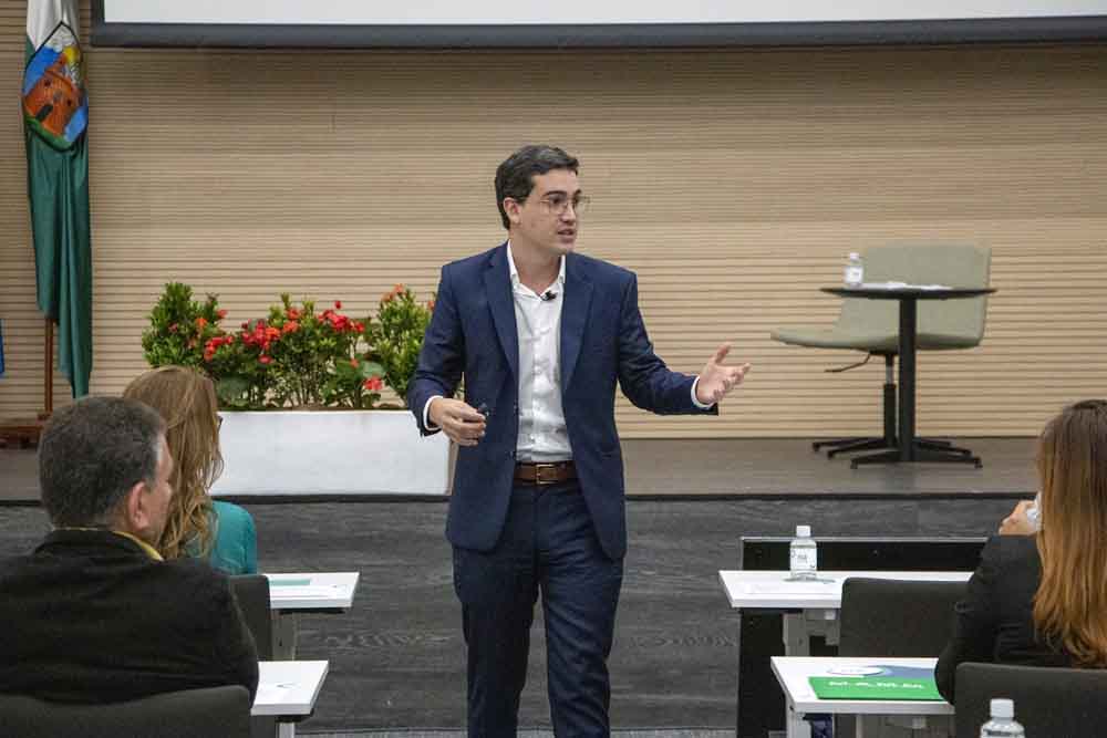 Conferencia de Juan David Aristizábal - FGI Garantías Inmobiliarias